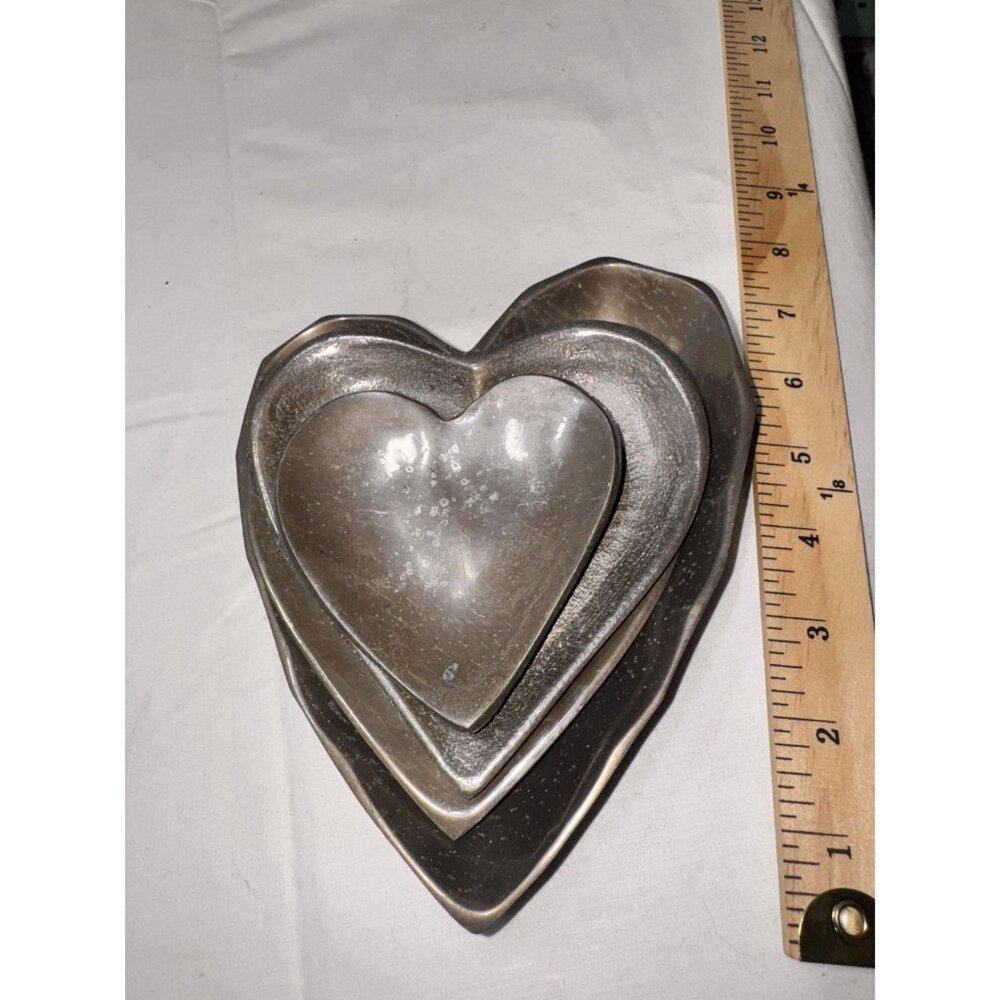 Set Of 4 Silver Metal Heart-Shaped Trays With XOXO Engraving Decorative Nested - Picture 4 of 4